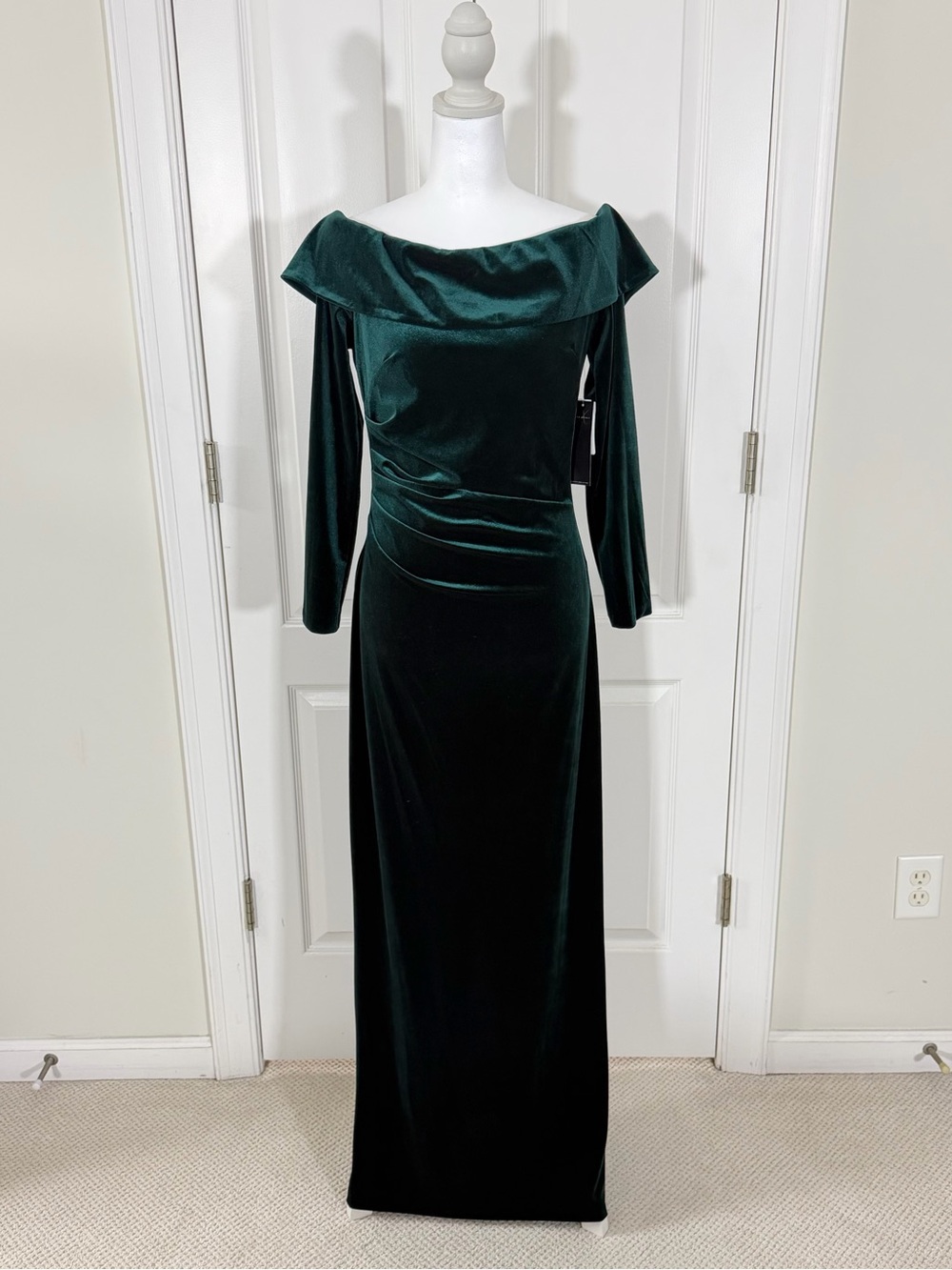 Off-Shoulder Long Sleeve Velvet Gown in Hunter Green